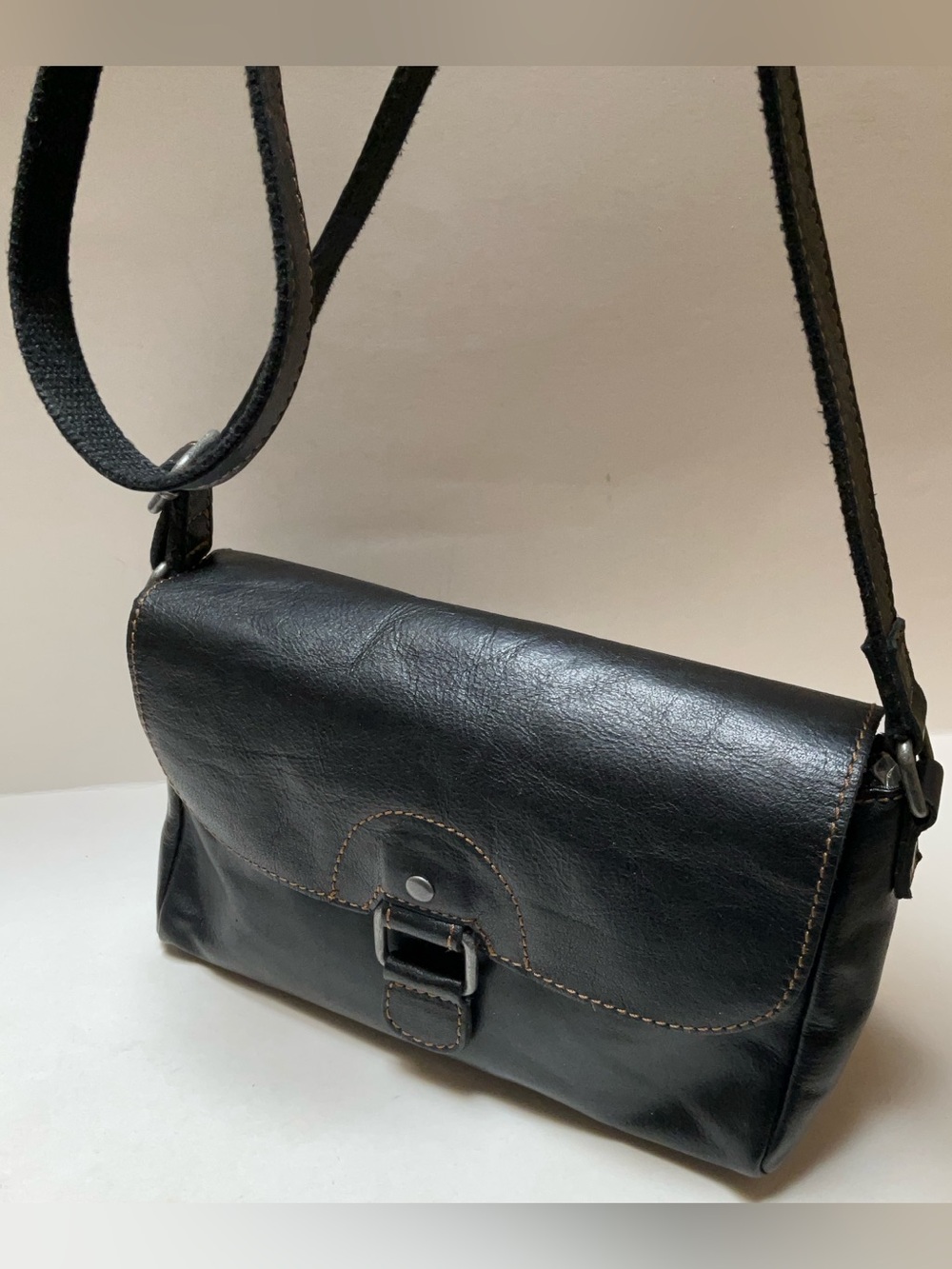 Jack Georges Voyager Emma Petite Black Leather Crossbody Shoulder Bag Adjustable